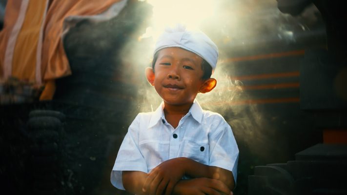 Cinematic color grading before and after using jungle honey finishing LUT by visual tone