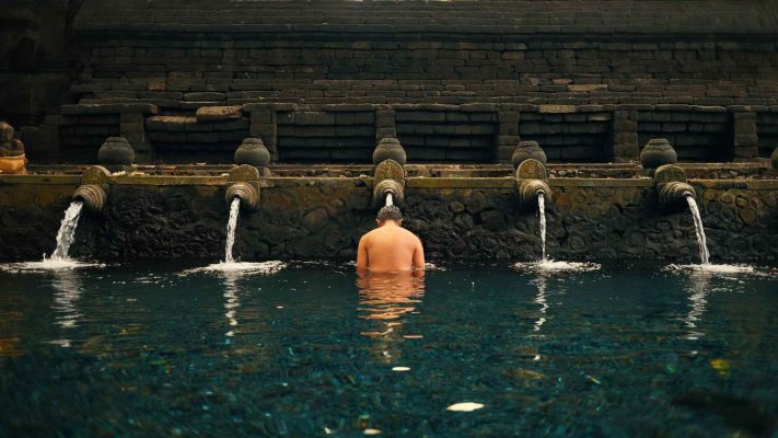 Cinematic color grading before and after using vapour bloom finishing LUT by visual tone
